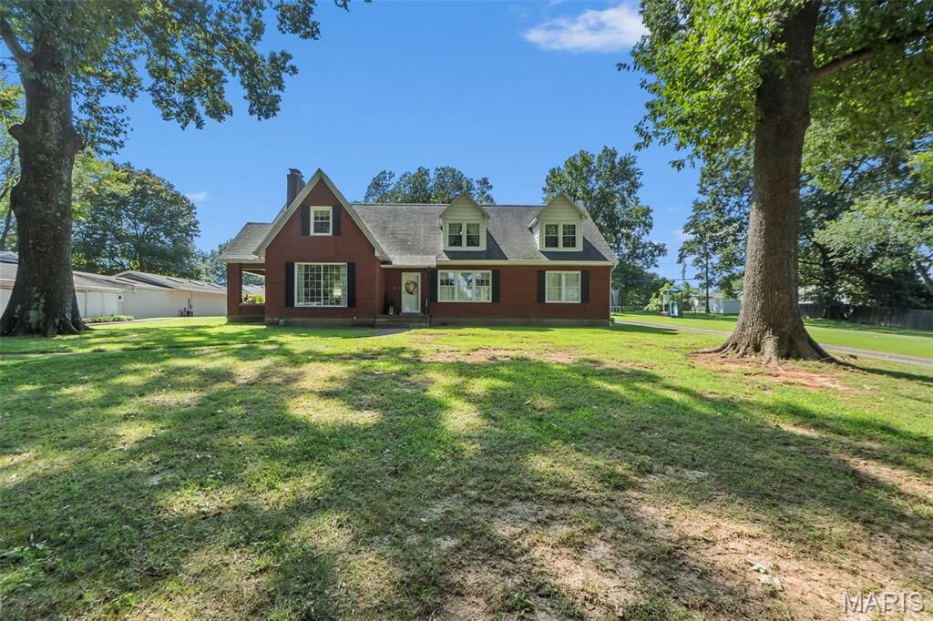 Property Photo:  811 E Rodney Drive  MO 63701 