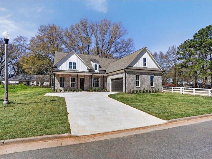 Property Photo:  50 Nebhut Ln  TN 38066 