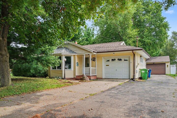 Property Photo:  249 S 20th Street S  MI 49015 