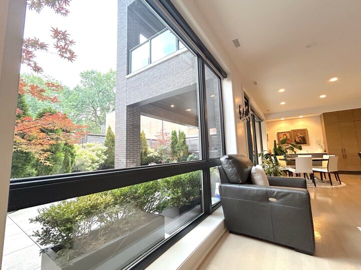 Property Photo: 1110 W Schubert Avenue 201 IL 60614
