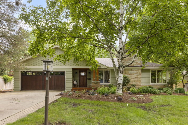 Property Photo: 510 W Prairie Avenue IL 60187