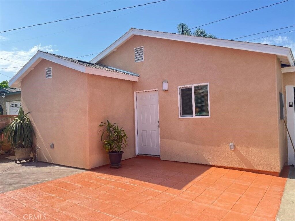 Property Photo:  11422 1/2 Charlesworth  CA 90670 