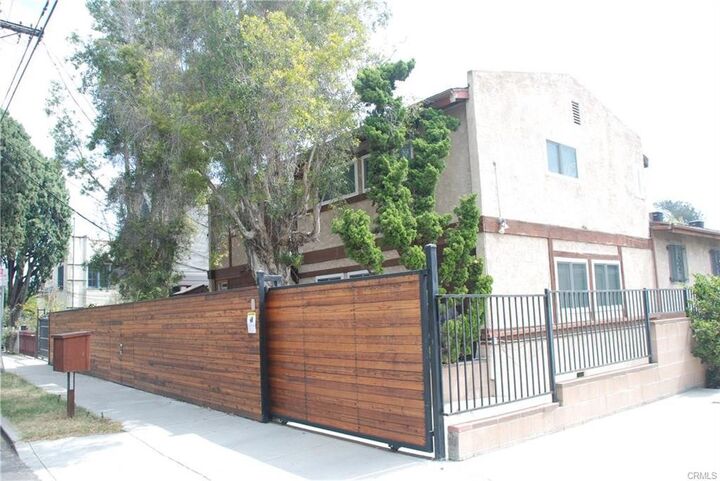 Property Photo:  872 Lucile Avenue A  CA 90026 
