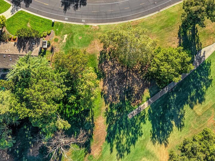 Property Photo: 3 Country Club Drive CA 95618