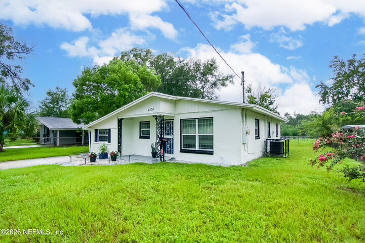 Property Photo:  4104 Leonard Circle E  FL 32209 