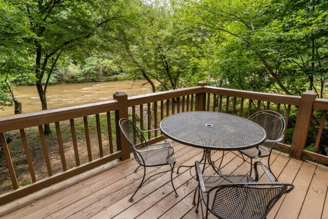 Property Photo: 110 Novena Court GA 30540