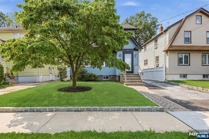Property Photo:  24 Anderson Avenue  NJ 07621 