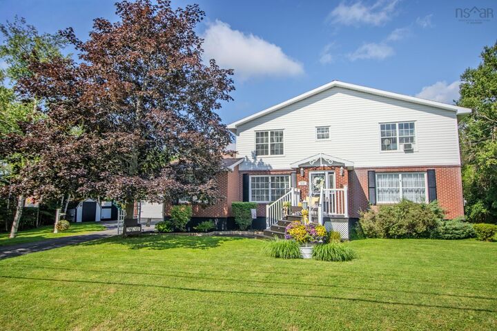 215 Evergreen Drive — photo 1