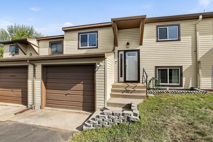 Property Photo:  909 E Baker Street  MN 56374 