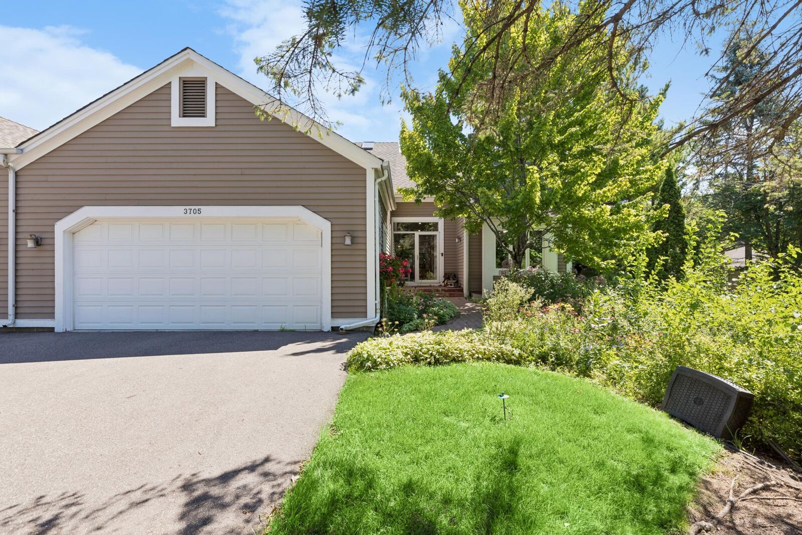 Property Photo:  3705 Oakton Ridge  MN 55305 