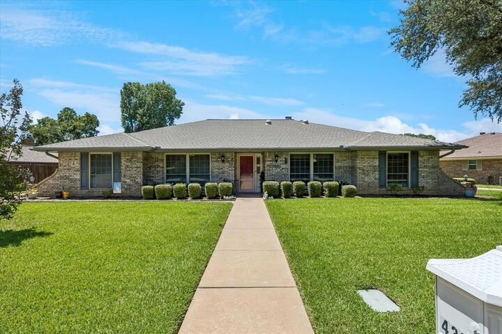 Property Photo:  4361 Rota Circle  TX 76133 