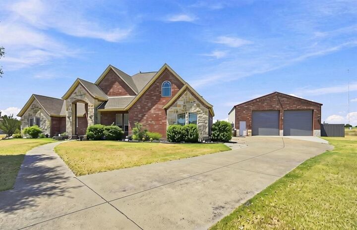 Property Photo:  429 Rugged Drive  TX 75154 