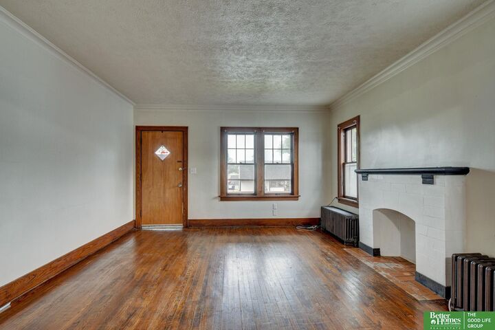 Property Photo:  1911 S 50 Street  NE 68106-9999 