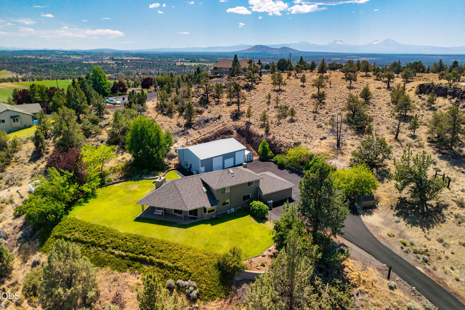 Property Photo:  1550 NW Galloway Avenue  OR 97760 