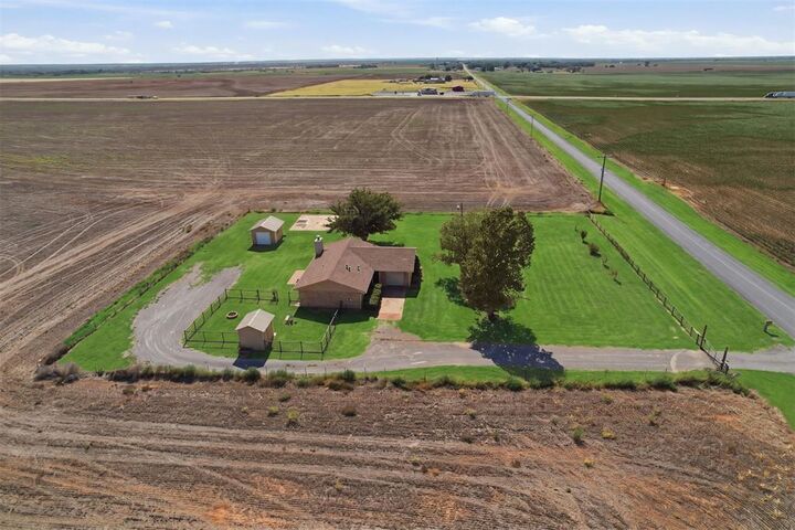 Property Photo:  20372 E County Road 175 Road  OK 73539 