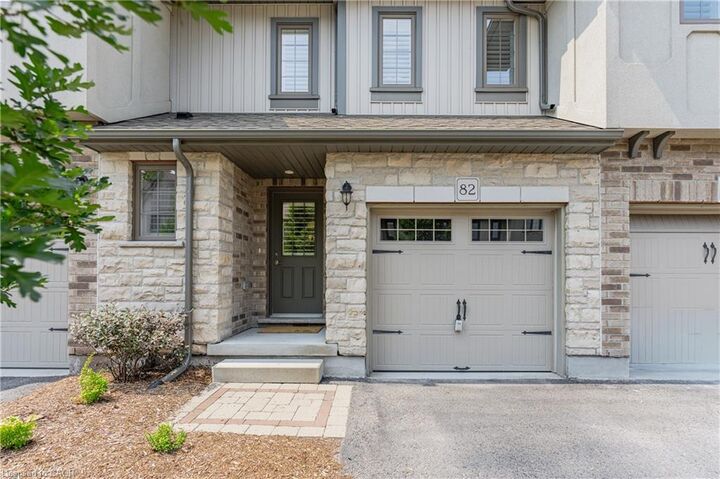 Property Photo:  635 Saginaw Parkway 82  ON N1T 0C1 