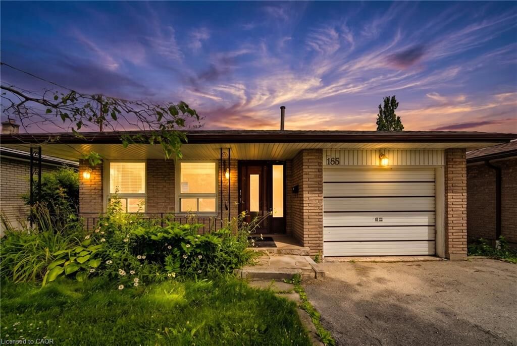 Property Photo:  