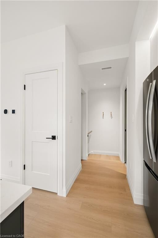 Property Photo:  563 Wellington Street 1  ON N2H 5L6 