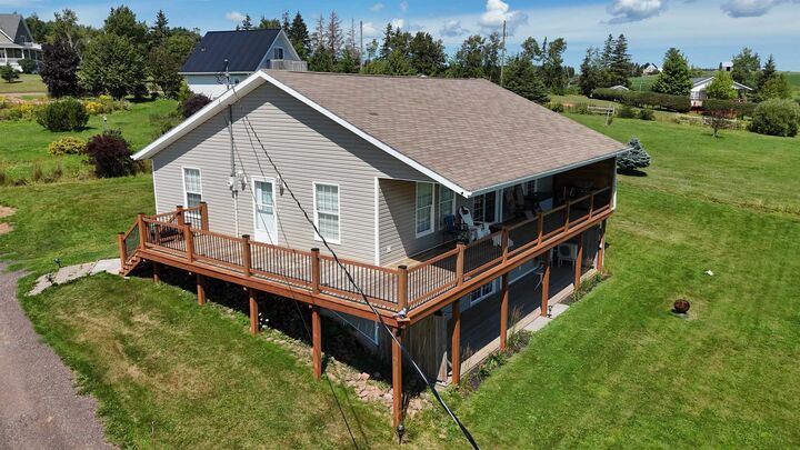 Property Photo: 65 Riverview Dr PE C0B 1M0