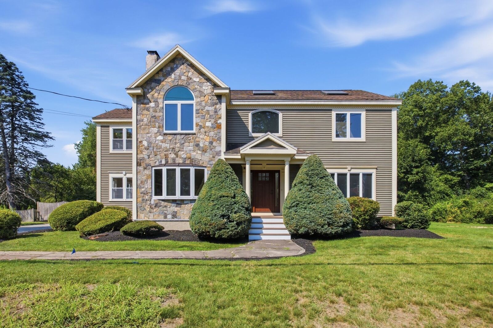 Property Photo:  14 Pleasant St  MA 01864 
