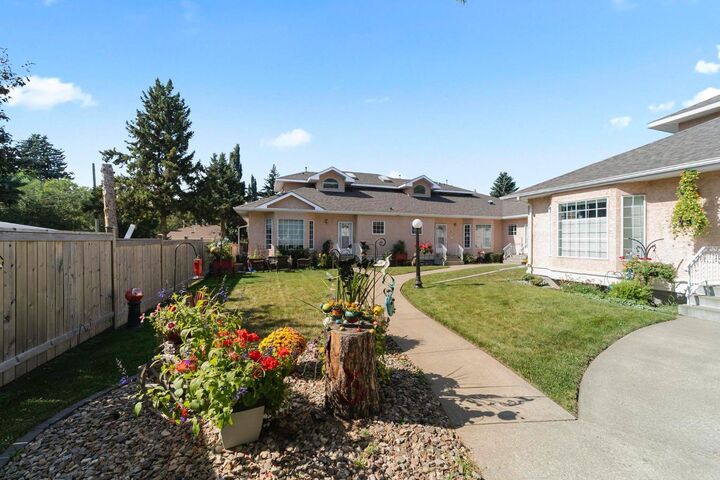 Property Photo:  5014 56 Street 2  AB T4V 2C9 