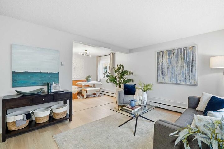 Property Photo:  3809 45 Street SW 99  AB T3E 3V6 