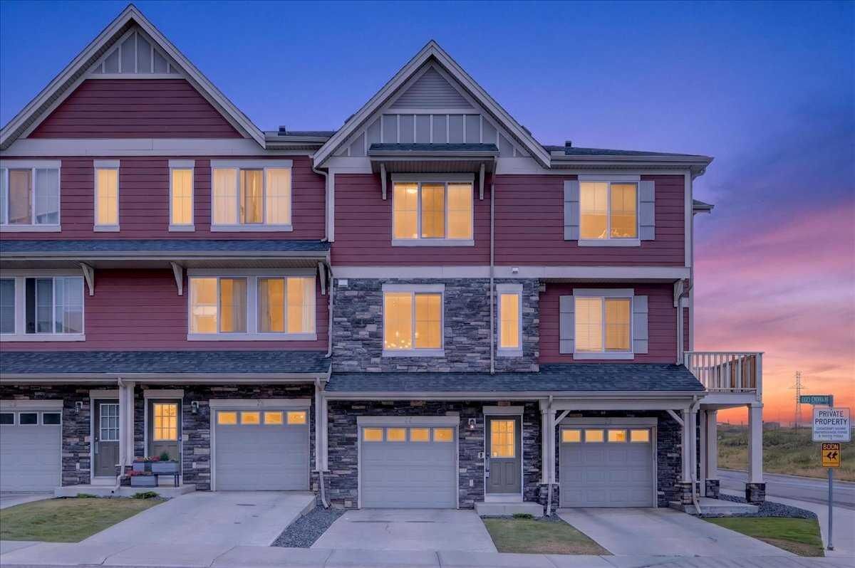 Property Photo: 77 Kinlea Way NW AB T3R 0S2