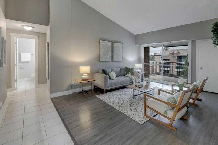 201 Braeglen Close SW 1405 — photo 1