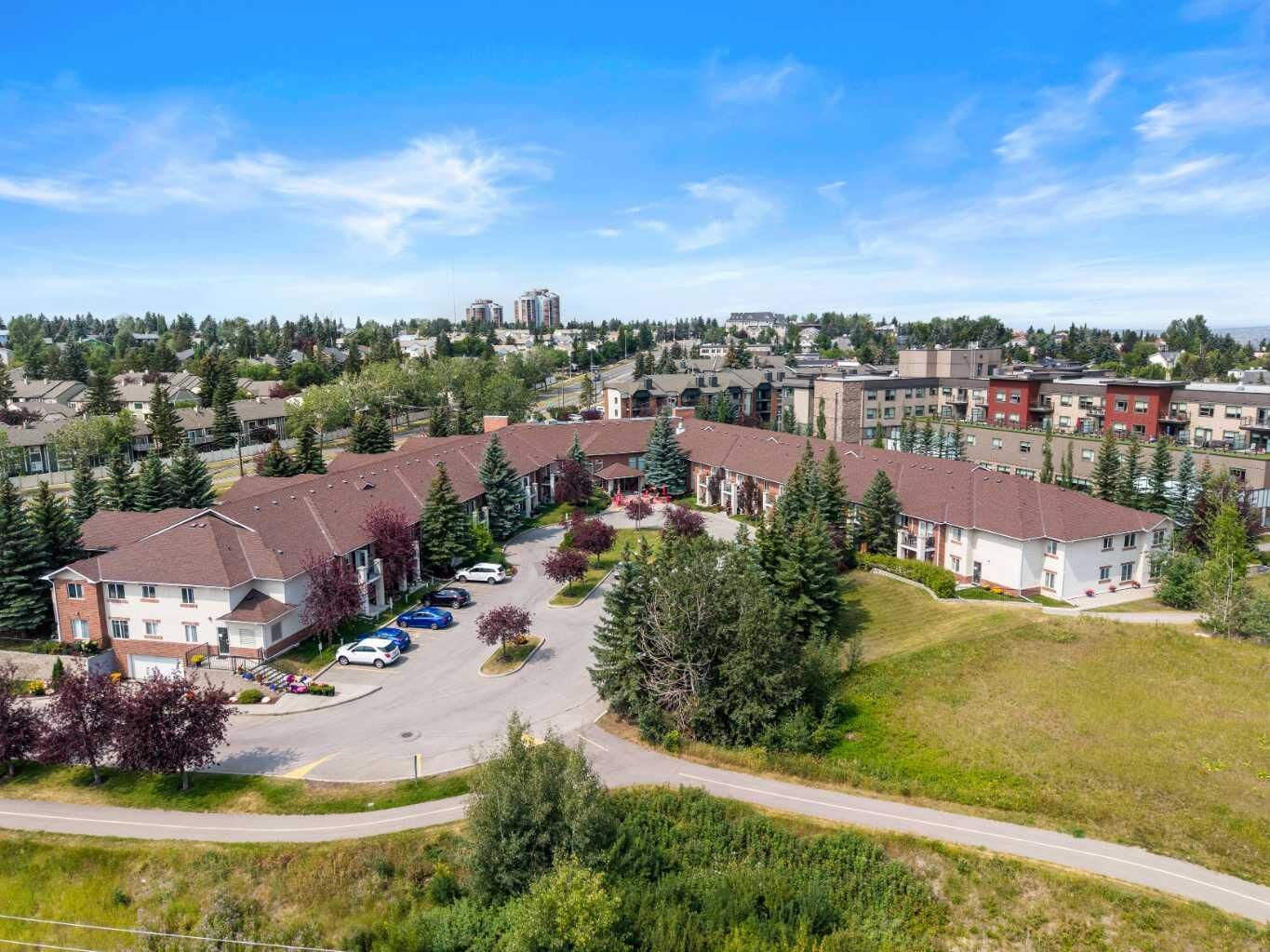 Property Photo: 550 Prominence Rise SW 102 AB T3H 5J1