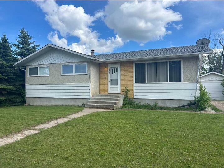 Property Photo:  103 1st Street N  AB T0B 2X0 