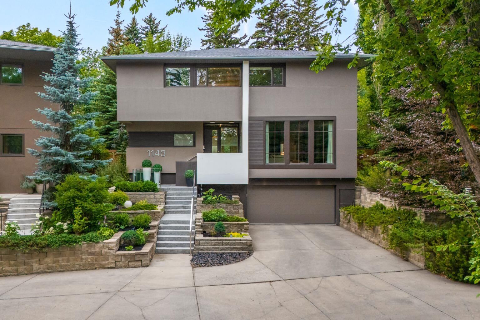 Property Photo: 1143 Sifton Boulevard SW AB T2T 2L2