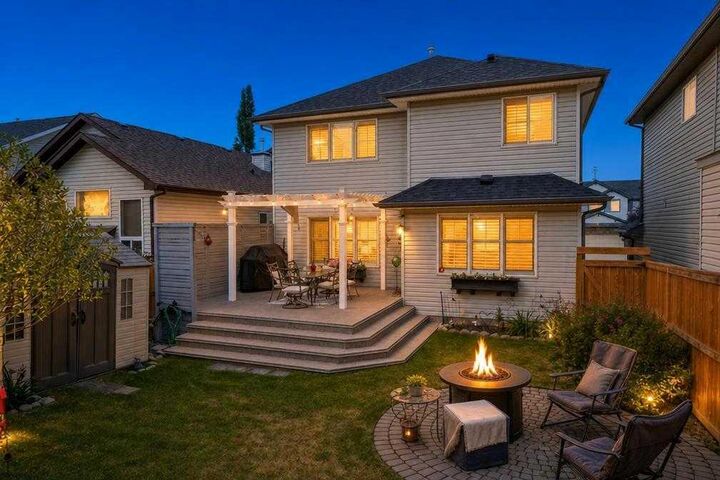Property Photo:  121 Rockyspring Terrace NW  AB T3G 5Z7 