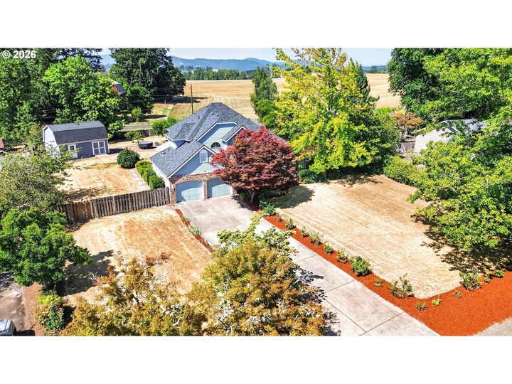 Property Photo: 2350 NW Holly Pl OR 97321