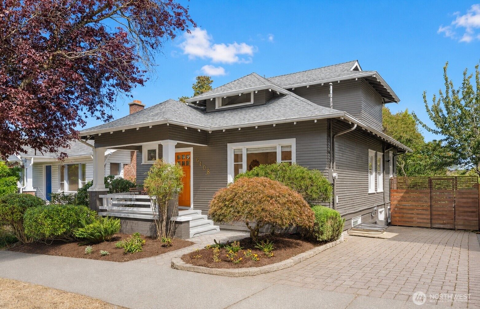 Property Photo: 6408 Francis Avenue N WA 98103