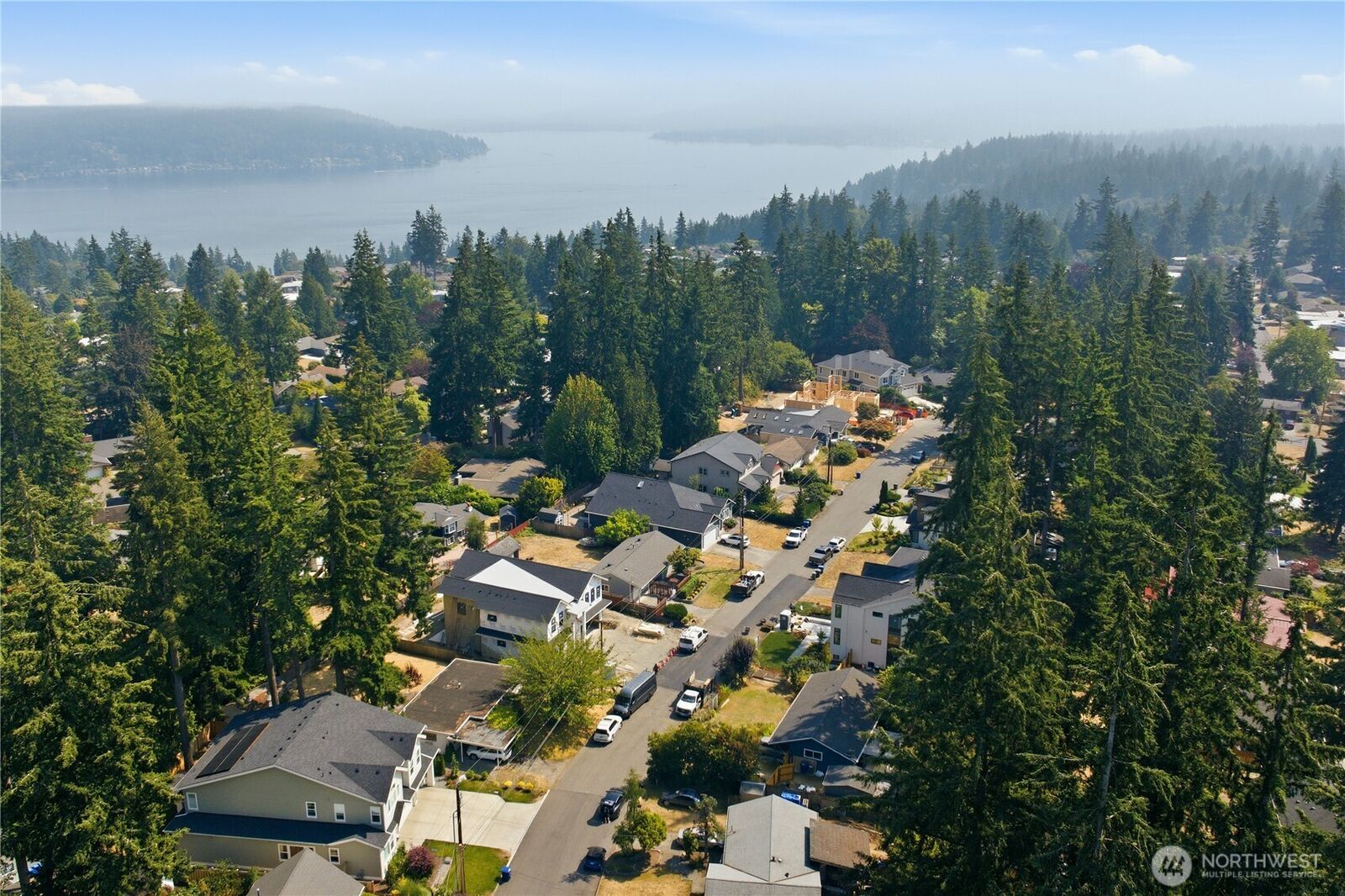 Property Photo:  1002  167th Place NE  WA 98008 