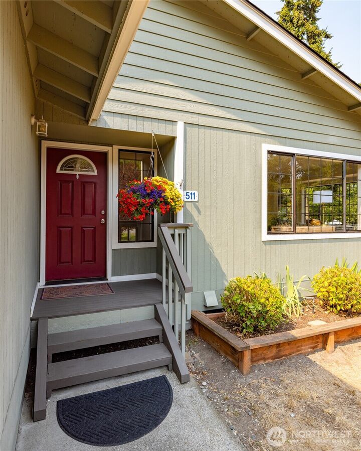 Property Photo: 511 Kloshe Way WA 98257
