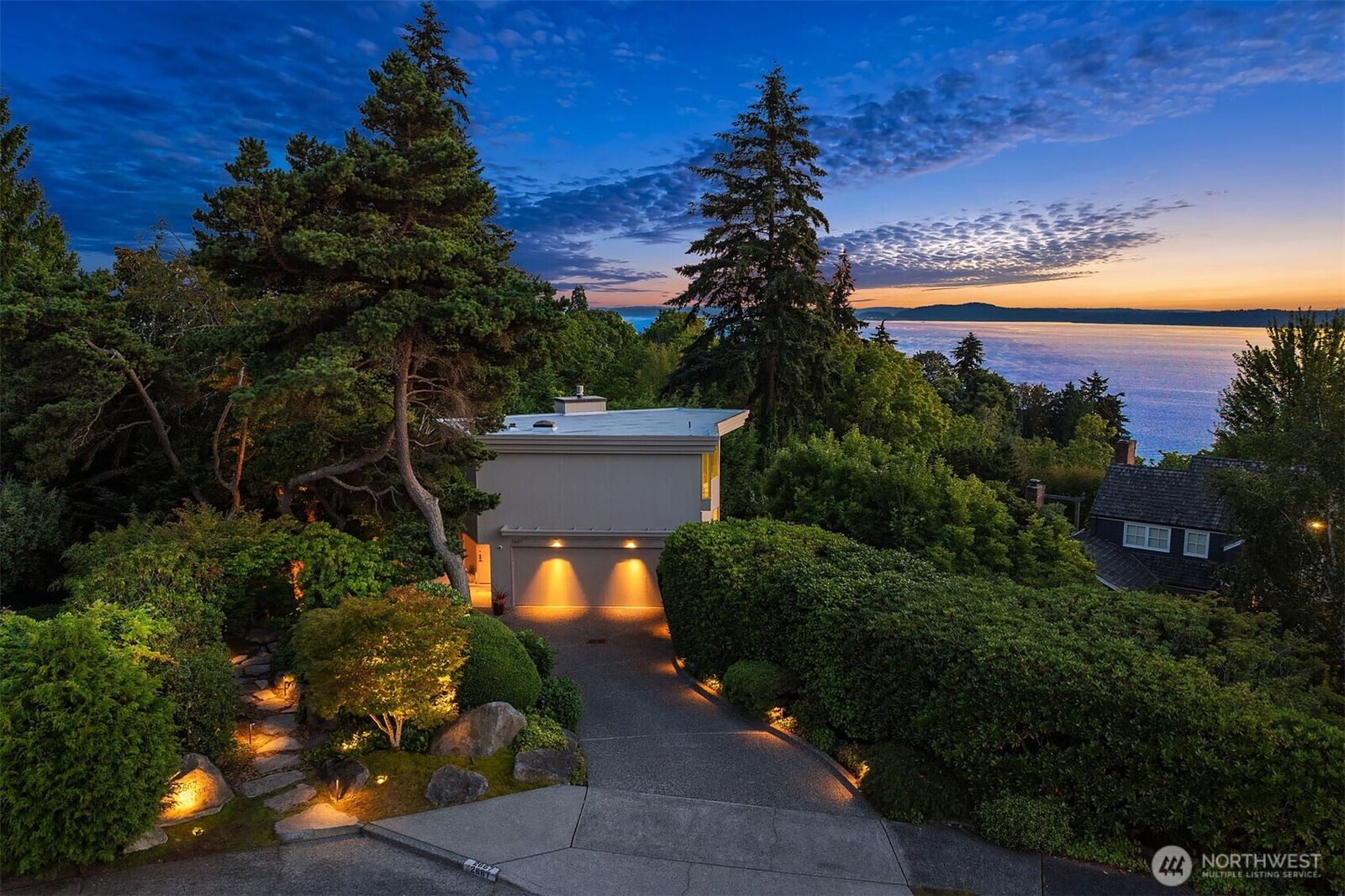 Property Photo: 2667 44th Avenue W WA 98199