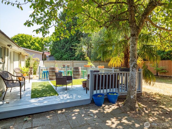 Property Photo: 1331 N 121st Street WA 98133