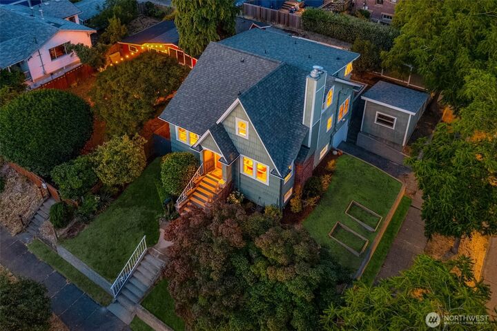 Property Photo: 3058 38th Avenue SW WA 98126