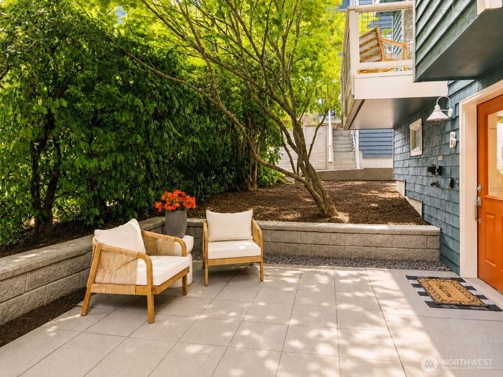 Property Photo:  3648  Francis Avenue N B  WA 98103 