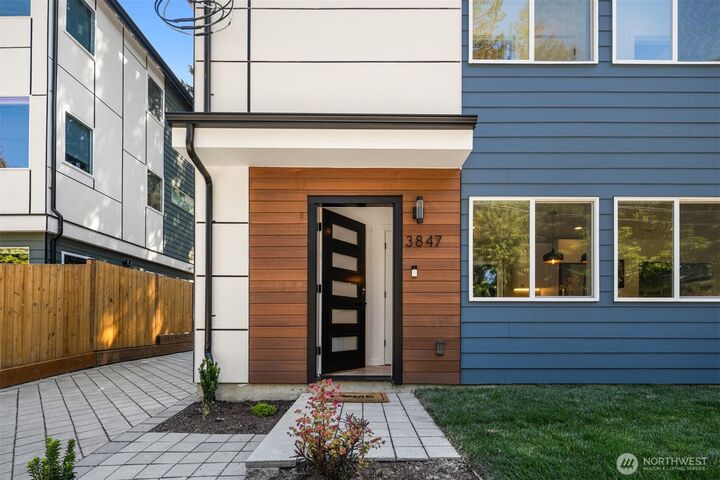 Property Photo:  3847 NE 88th Street  WA 98115 