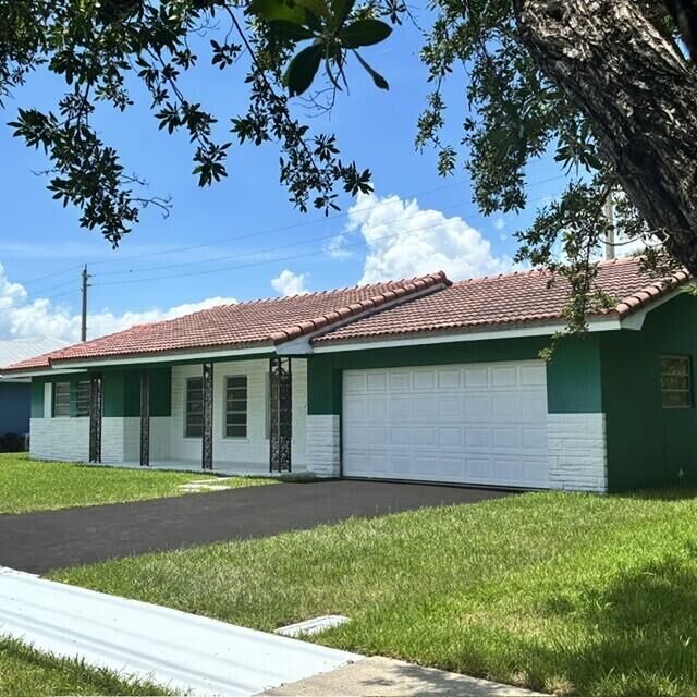 Property Photo:  3633 NE 6th Drive  FL 33431 