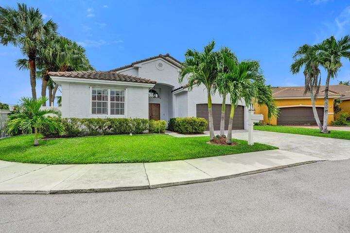 Property Photo:  3274 NW 22nd Avenue  FL 33309 