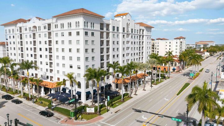 Property Photo: 233 S Federal Highway 208 FL 33432