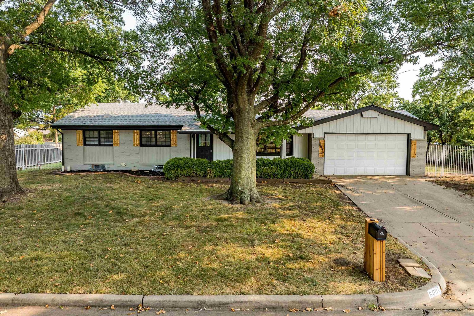Property Photo:  8001 E Willowbrook Rd  KS 67207-1129 