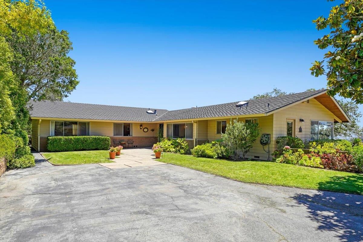 Property Photo:  260 Oak Hill  CA 95076 