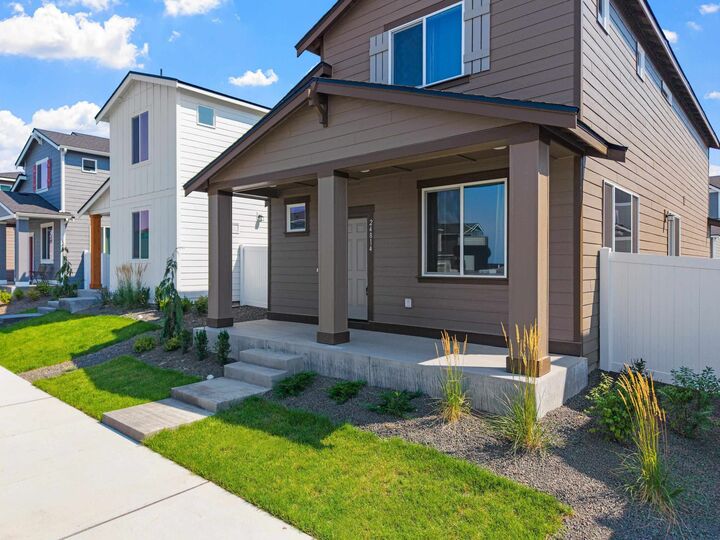 Property Photo:  24814 E Coopers Hawk Ln  WA 99019 