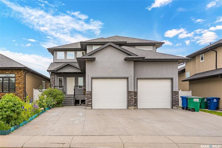 Property Photo: 242 Pohorecky Street SK S7W 0J3