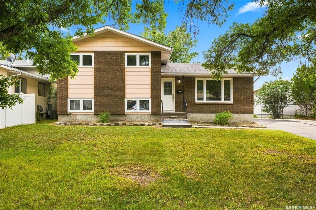 Property Photo:  347 Trudelle Crescent  SK S4T 6X1 