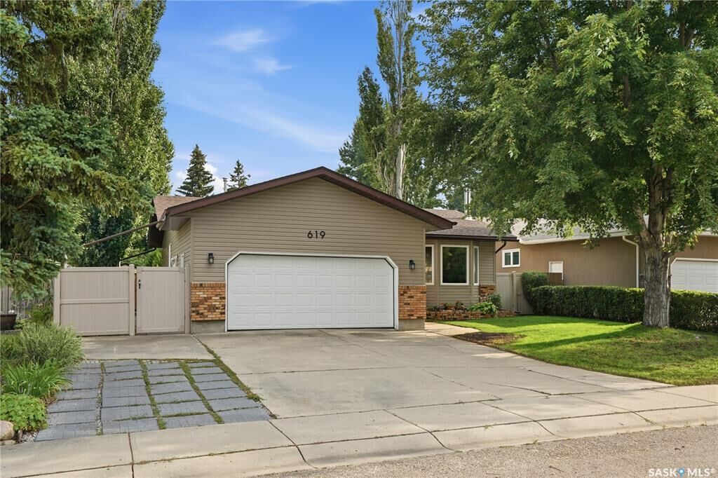 Property Photo:  619 Addie Crescent  SK S7N 3K6 